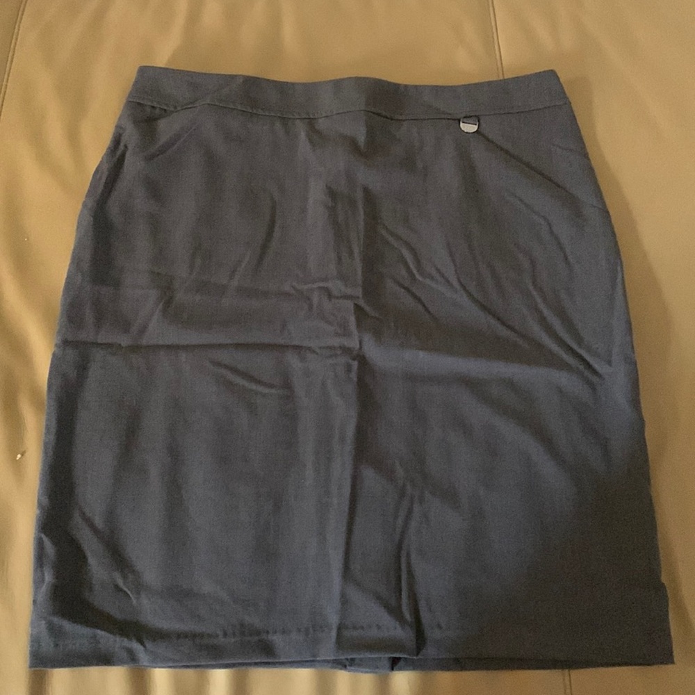 3/$20- NY&Company gray skirt